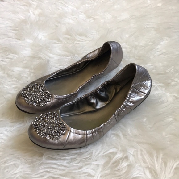 tahari flats